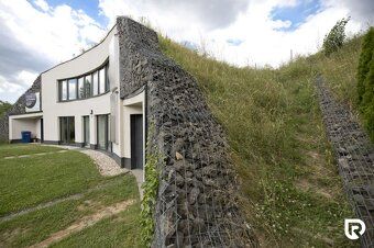 RADO Reality ponúka na predaj prvý off-grid rodinný dom na S