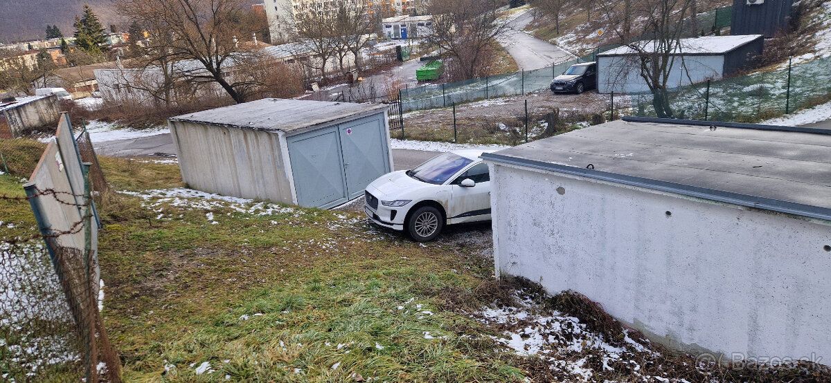 Ponúkam na prenájom garáž, skladove kontajnery a parkovacie 