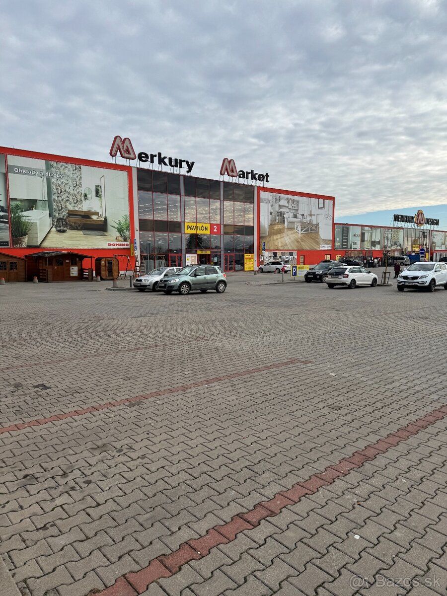 Spoločnosť Merkury Market ponúka na prenájom obchodný priest