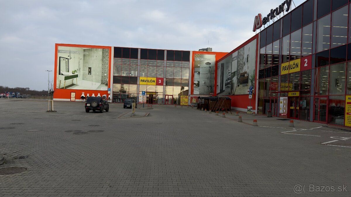 Spoločnosť Merkury Market ponúka na prenájom obchodný priest