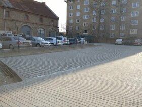 Ponúkam na prenájom parkovacie miesta na súkromnom pozemku v
