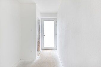 Sprzedam 4-pokojowy bungalow w centrum miejscowości Cabaj – Čápor przy ulicy Wagnera w stanie surowym.