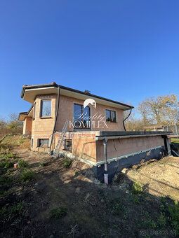Typ: Rodinný dom Obec: Pozba
Ponúkame NA PREDAJ rozostavaný 