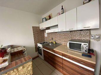 📌1 i. byt, ul.M.R.Štefánika, LV , ☎️0940/498 000 💰 450,-eur 