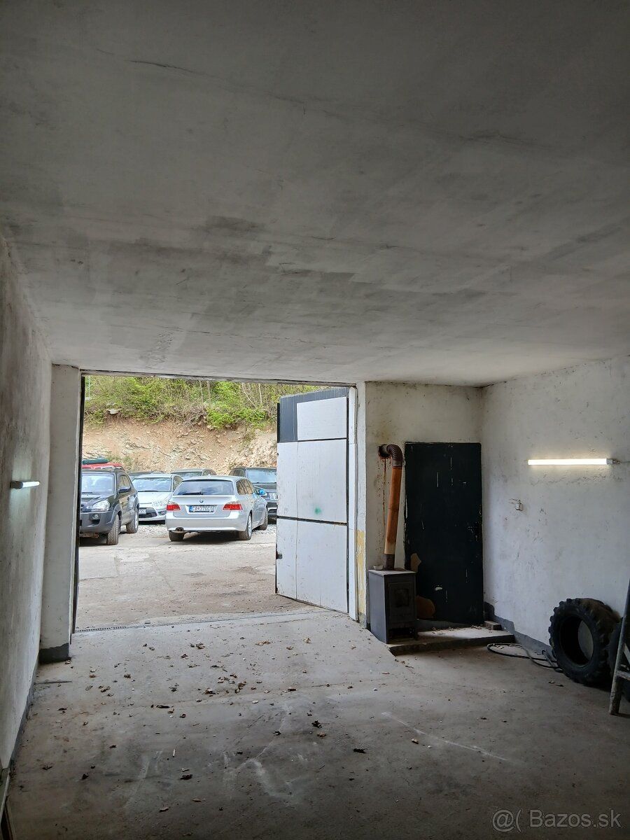 Prenajmem dielňu 7x5 m, výška 3m v Banskej Bystrici 350 eur/