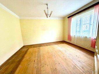 RD kúsok od Podhájskej a Šurian cena: 73000,- eur kontakt: 0