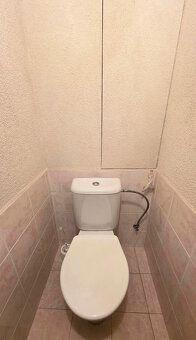 Location: Bytča - center Section: for sale Type: apartment Number of rooms: 3+1 Area: 68 m² + balcony Balcony: yes Floor number: 3/3 Elevator: no Cellar: yes Condition: partial renovation in 2018 Material: panel Description: