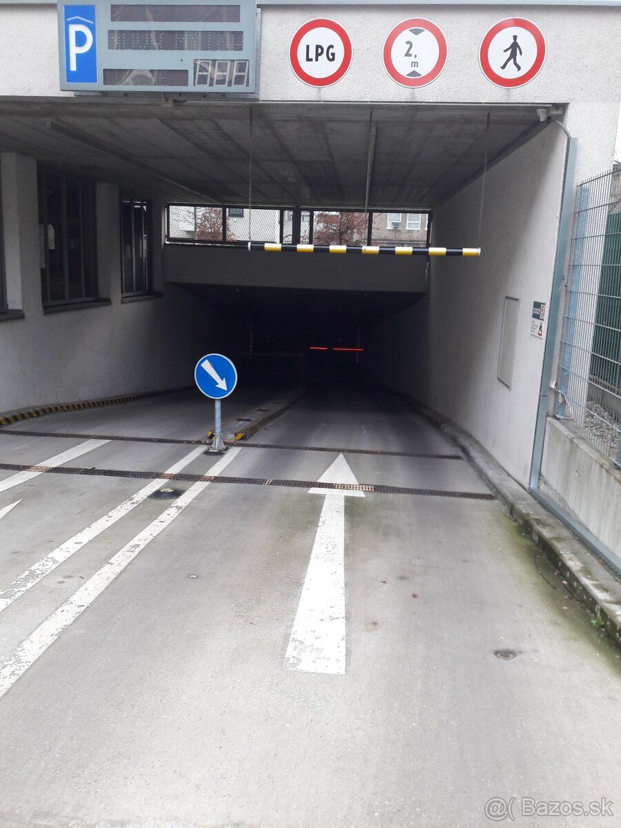 prenajmem garážové miesto Nová Mýtna Bratislava vstup a výst