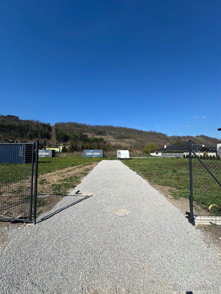 Ponúkam na prenájom oplotené pozemky v obci Teplička nad Váh
