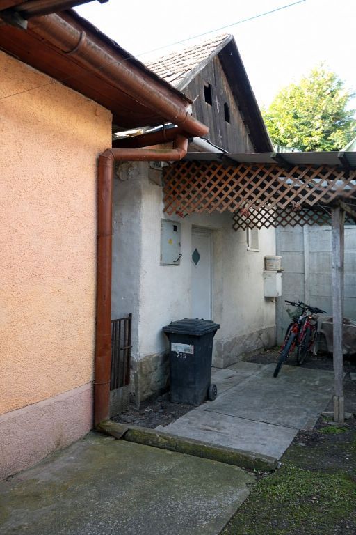 Ponúkame na predaj menší rodinný dom v Gelnici, vhodný na bý