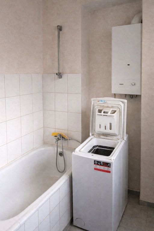 Ponúkame na predaj menší rodinný dom v Gelnici, vhodný na bý
