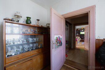 Ponúkam na predaj starší rodinný dom situovaný v atraktívnej