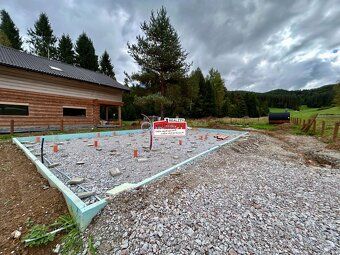 Hľadáte miesto, kde sa tradičná atmosféra dreva spája s mode