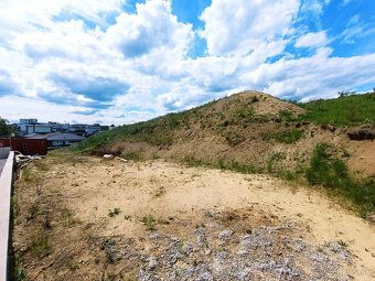Ponúkame na predaj slnečný stavebný pozemok o výmere 871 m² 