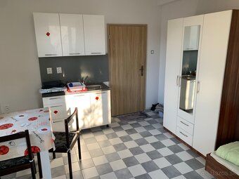 Ponúkam ubytovanie pre zamestnancov, v malých apartmánoch. I