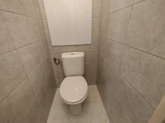Ponúkame na predaj 2 izbový byt s kuchynským kútom/47m2/ v T