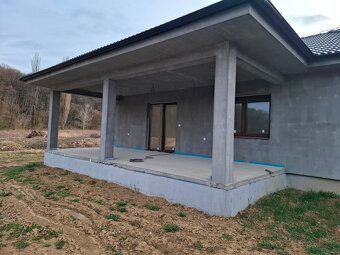Predáme novostavbu moderný rodinný dom v Nitre, časť Kynek. 