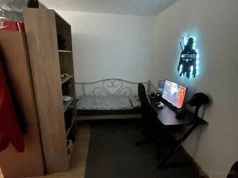 Predmetom dražby je rodinný dom s pozemkami o výmere 403 m2 