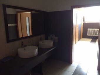 Prenájom haly – 500 a 1000 m² v zrekonštruovanej budove v Ml