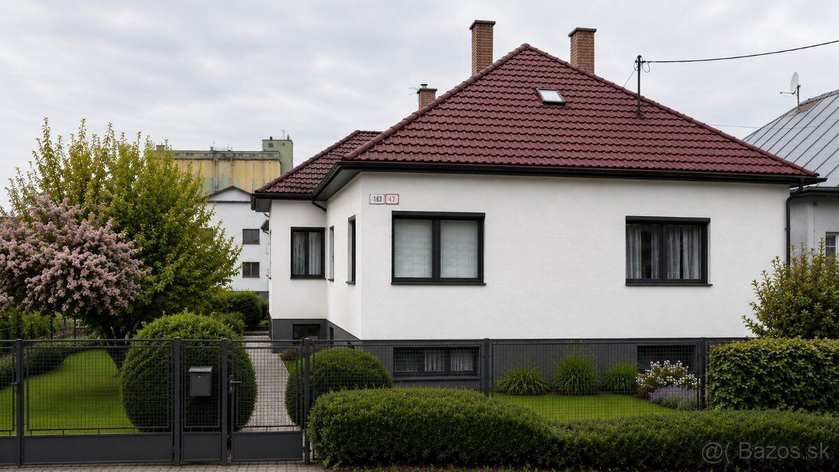 Ponúkame Vám exkluzívne na prenájom samostatne stojaci rodin