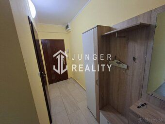Jozef Junger – Realitný maklér ponúka na predaj zariadený, k
