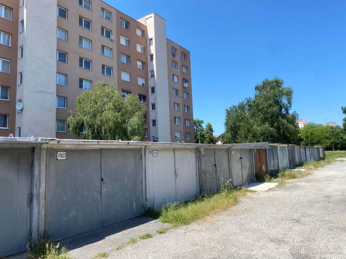 Ponúkam vám na predaj garáž pred bytovým domom na ulici Žele