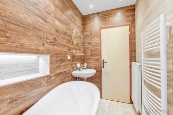 Rodinný dům o dispozici 5+1 s pozemkem o velikosti 1.005 m² 
