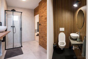 Ponúkame prenájom izieb a jednoizbových apartmánov v jedineč