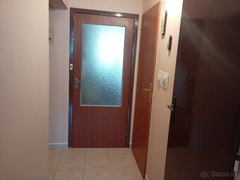 Ponúkame na predaj 3 izbový byt na 4.poschodí.Byt sa nachádz