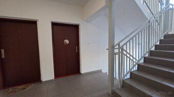 Ponúkame na prenájom priestrannú 30 m2 garsonku v meste Vráb