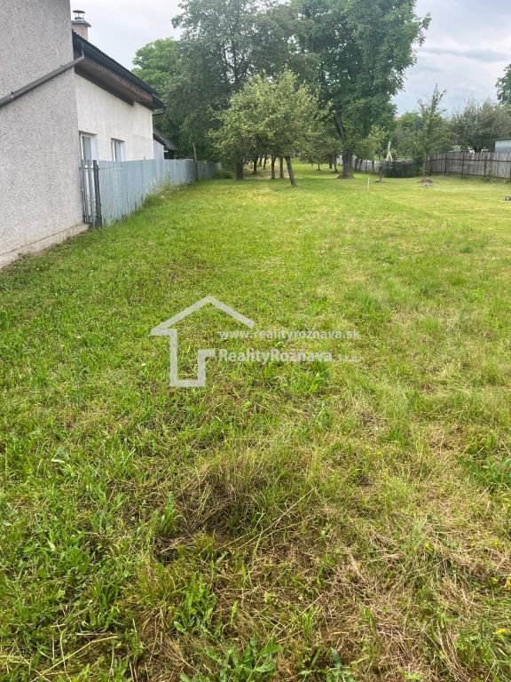 Ponúkame Vám na predaj slnečný pozemok na ploche 968 m² v ma