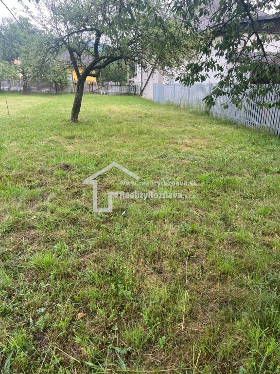 Ponúkame Vám na predaj slnečný pozemok na ploche 968 m² v ma