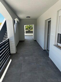 NA PREDAJ – KOMPLETNE ZREKONŠTRUOVANÉ APARTMÁNY NA OSTROVE V