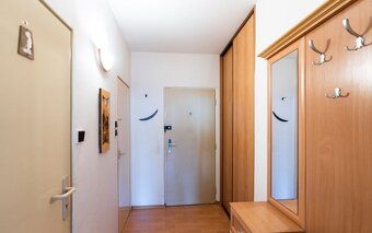 Nabízíme k prodeji 3pokojový byt na ulici Sadmelijská v oblíbené a klidné městské části Bratislava – Rača.