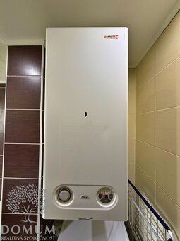 Nabízíme k prodeji kompletně zrekonstruovaný a zařízený sluneční dvoupokojový byt v širším centru města Dubnica…