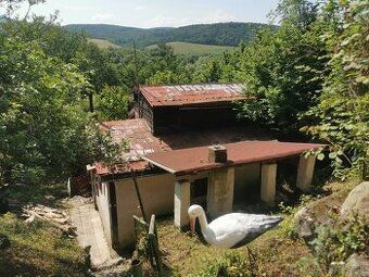 Ponúkame Vám na predaj murovanú chatu v krásnom prírodnom pr
