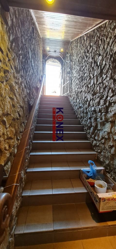 ID:6550
 - nachádza sa na ul. Štefánikovej, - podnikateľský 
