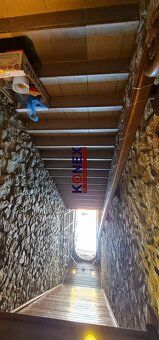 ID:6550
 - nachádza sa na ul. Štefánikovej, - podnikateľský 