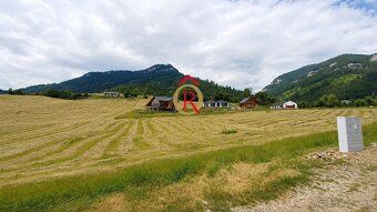 OVERENÉ REALITY- ponúka na predaj atraktívny stavebný pozemo
