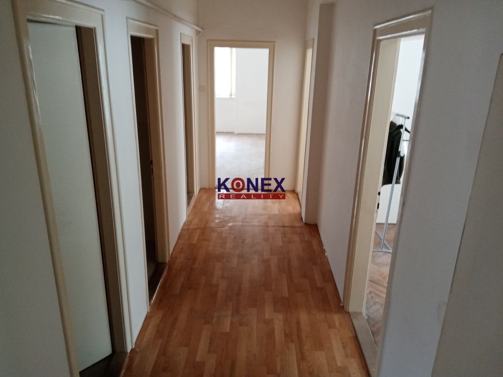 ID:6647
 - priestory sa nachádzajú vo výbornej lokalite, pri