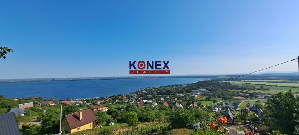 ID:6972
 - pozemok sa nachádza na svahu nad obcou Vinné, v b