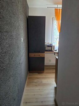 Ponúkame na predaj dvojizbový byt, ktorý bol dispozične upra