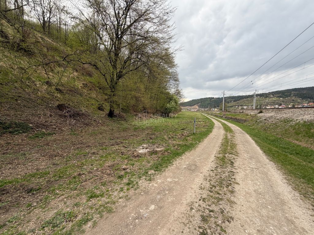 Stavebný pozemok s veľkým potenciálom – Krásno nad Kysucou
H