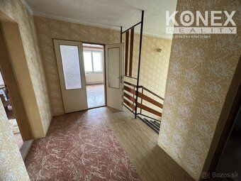 ID:4320 Nabízíme k prodeji prostorný dvoupatrový rodinný