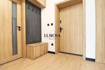 LUHOVA reality Vám vo výhradne ponúka na predaj 3 izbový byt