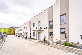 LUHOVA reality Vám výhradne ponúka na predaj 2 izbový byt, k