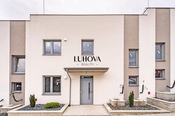 LUHOVA reality Vám výhradne ponúka na predaj 2 izbový byt, k