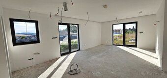 Ponúkame na predaj moderný murovaný rodinný dom typu bungalo