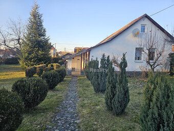 Ponúkame na predaj moderný murovaný rodinný dom typu bungalo