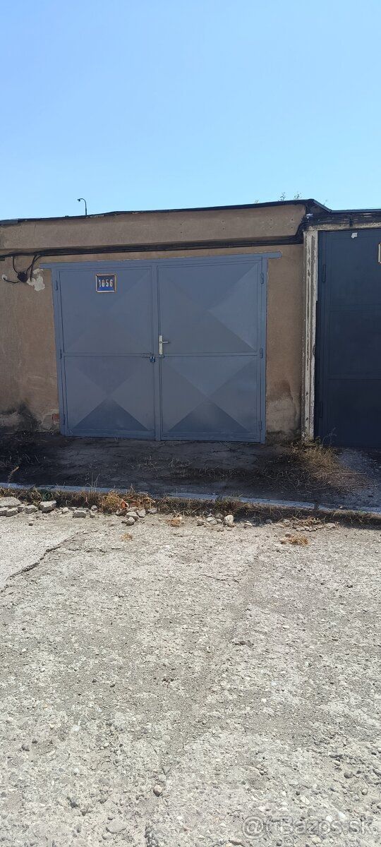 Predám garáž v Košiciach na Krivej, v garáži je jama a elekt